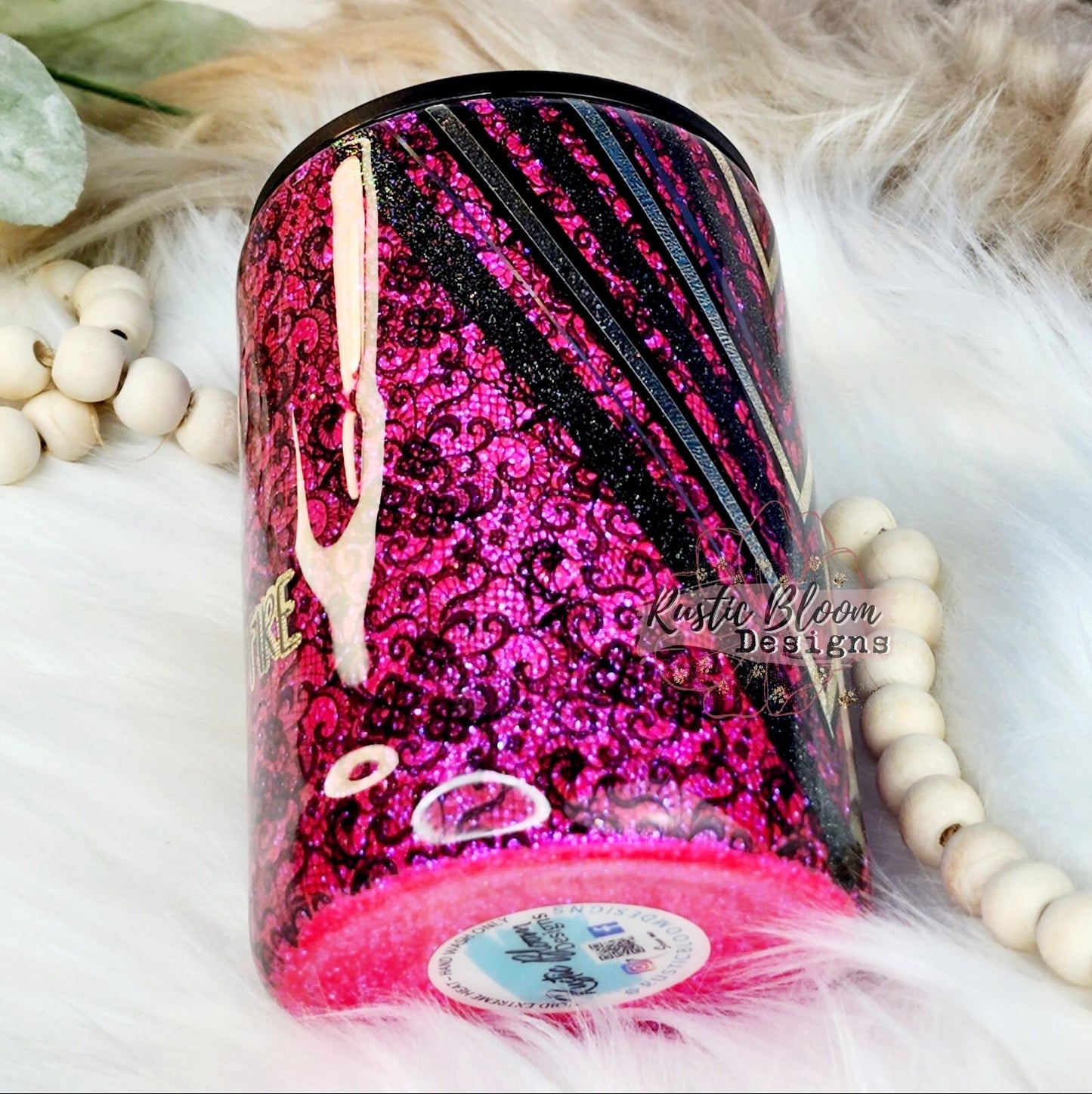 Hot Pink Glitter Lace Vsplit can coozie